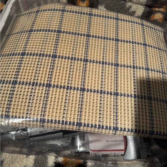 Floral Patterned Rug - Black, White, Pink - Picture 4 of 7